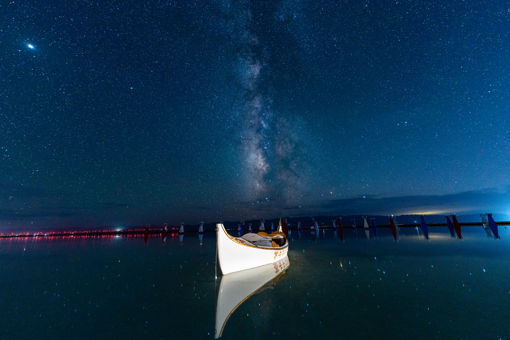谢恩德《盐湖星空》